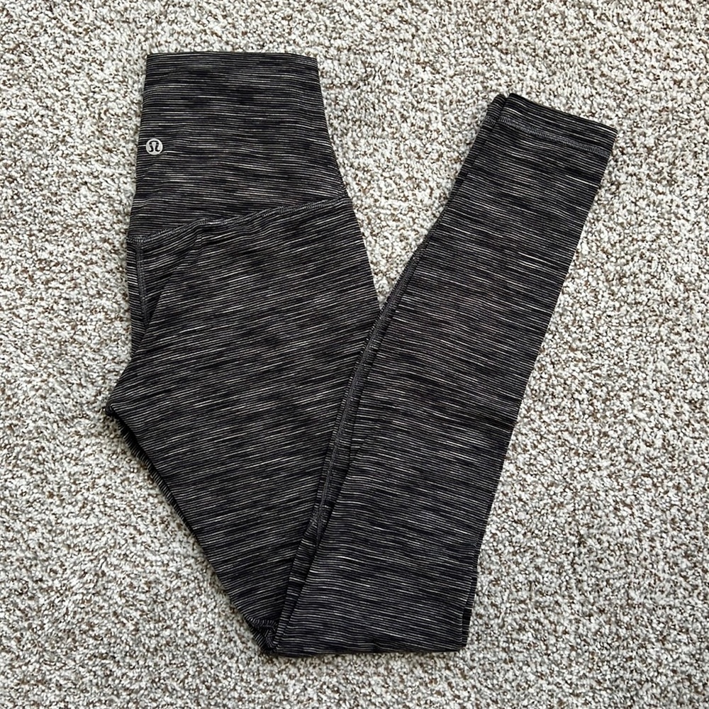 Lululemon Grey Stripe Align 28” Leggings size 4